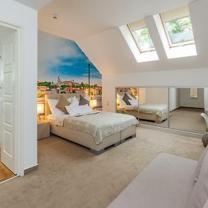 Uitgebreide Kamer met een King Size Bed